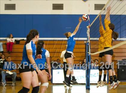 Thumbnail 3 in Taft @ El Camino Real photogallery.
