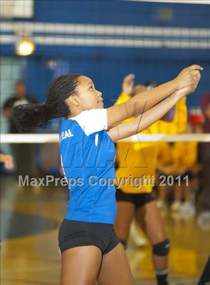 Thumbnail 1 in Taft @ El Camino Real photogallery.