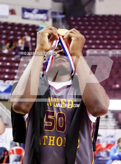 Thumbnail 3 in Our Lady of Lourdes Regional vs. Kennedy Catholic (PIAA A Championship) photogallery.