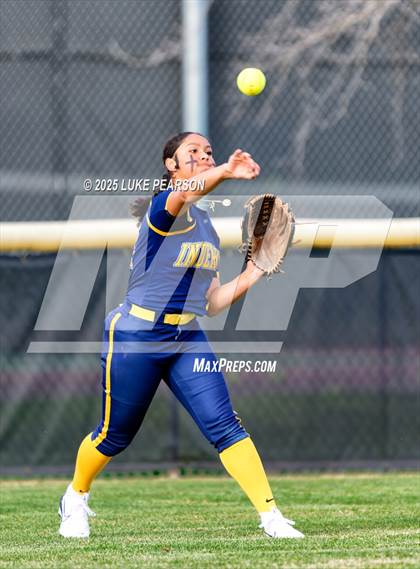 Thumbnail 2 in Inderkum @ Franklin photogallery.