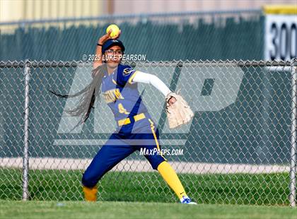 Thumbnail 3 in Inderkum @ Franklin photogallery.