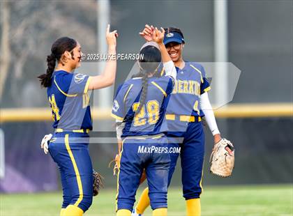 Thumbnail 2 in Inderkum @ Franklin photogallery.