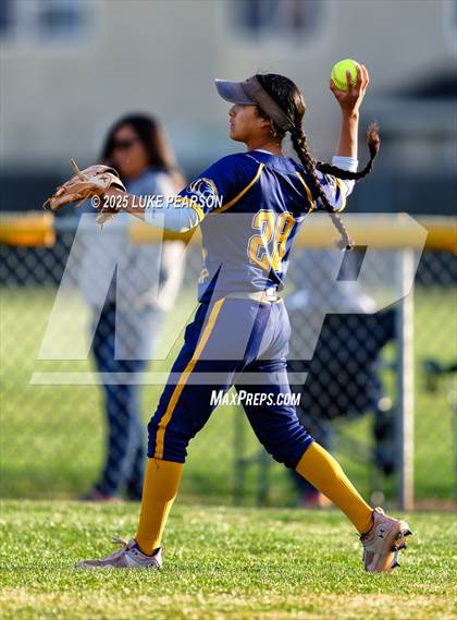Thumbnail 2 in Inderkum @ Franklin photogallery.
