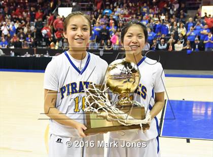 Thumbnail 1 in Rock Point @ Valley (AIA D5 Final Award Photos) photogallery.