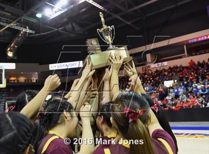 Thumbnail 1 in Rock Point @ Valley (AIA D5 Final Award Photos) photogallery.