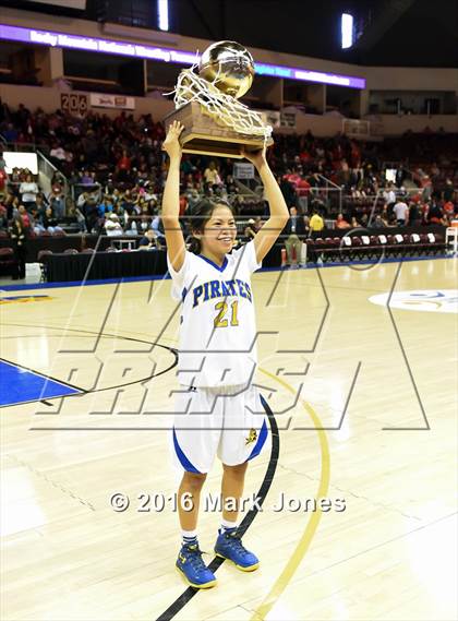 Thumbnail 2 in Rock Point @ Valley (AIA D5 Final Award Photos) photogallery.