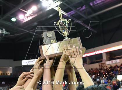 Thumbnail 2 in Rock Point @ Valley (AIA D5 Final Award Photos) photogallery.