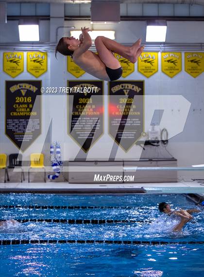 Thumbnail 2 in McQuaid Jesuit @ Honeoye Falls-Lima photogallery.