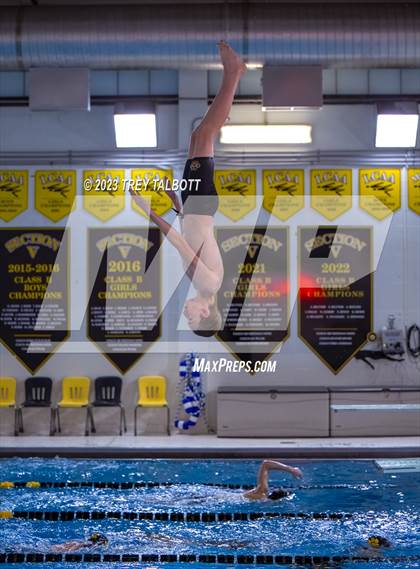 Thumbnail 3 in McQuaid Jesuit @ Honeoye Falls-Lima photogallery.