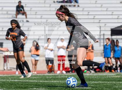 Thumbnail 1 in St. Francis vs. Ponderosa (CIF SJS D2 Final) photogallery.