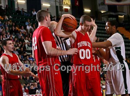 Thumbnail 3 in Tappan Zee vs. Harborfields (NYSPHSAA Class A Final) photogallery.