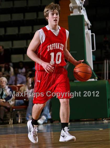 Thumbnail 3 in Tappan Zee vs. Harborfields (NYSPHSAA Class A Final) photogallery.