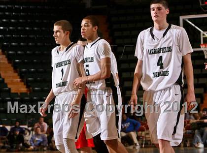 Thumbnail 2 in Tappan Zee vs. Harborfields (NYSPHSAA Class A Final) photogallery.