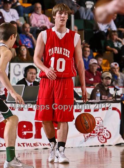 Thumbnail 1 in Tappan Zee vs. Harborfields (NYSPHSAA Class A Final) photogallery.