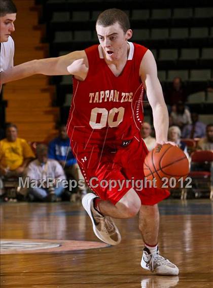 Thumbnail 1 in Tappan Zee vs. Harborfields (NYSPHSAA Class A Final) photogallery.