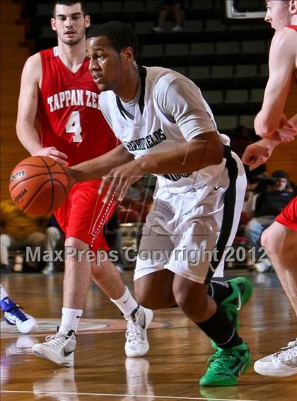 Thumbnail 3 in Tappan Zee vs. Harborfields (NYSPHSAA Class A Final) photogallery.