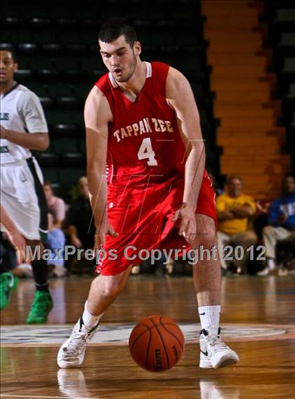 Thumbnail 2 in Tappan Zee vs. Harborfields (NYSPHSAA Class A Final) photogallery.