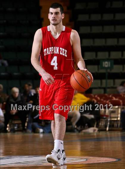 Thumbnail 1 in Tappan Zee vs. Harborfields (NYSPHSAA Class A Final) photogallery.