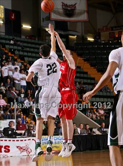 Thumbnail 3 in Tappan Zee vs. Harborfields (NYSPHSAA Class A Final) photogallery.