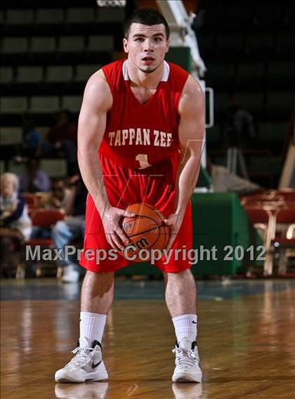 Thumbnail 1 in Tappan Zee vs. Harborfields (NYSPHSAA Class A Final) photogallery.