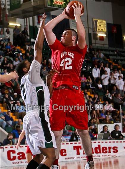 Thumbnail 2 in Tappan Zee vs. Harborfields (NYSPHSAA Class A Final) photogallery.