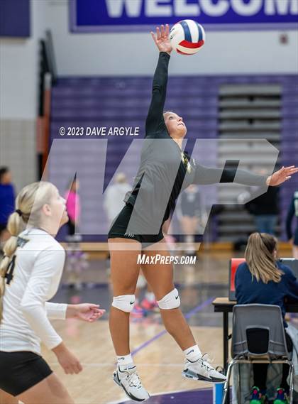Thumbnail 2 in Union vs. Timpview (Riverton Fall Classic) photogallery.
