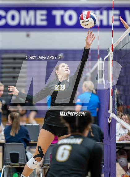 Thumbnail 2 in Union vs. Timpview (Riverton Fall Classic) photogallery.