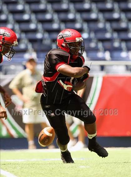 Thumbnail 2 in La Salle vs. Cedar Hill (Kirk Herbstreit Varsity Football Series) photogallery.