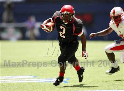 Thumbnail 1 in La Salle vs. Cedar Hill (Kirk Herbstreit Varsity Football Series) photogallery.
