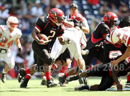 Thumbnail 3 in La Salle vs. Cedar Hill (Kirk Herbstreit Varsity Football Series) photogallery.