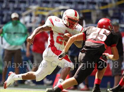 Thumbnail 2 in La Salle vs. Cedar Hill (Kirk Herbstreit Varsity Football Series) photogallery.