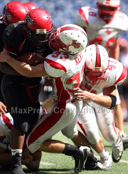 Thumbnail 1 in La Salle vs. Cedar Hill (Kirk Herbstreit Varsity Football Series) photogallery.