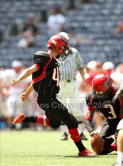 Thumbnail 2 in La Salle vs. Cedar Hill (Kirk Herbstreit Varsity Football Series) photogallery.