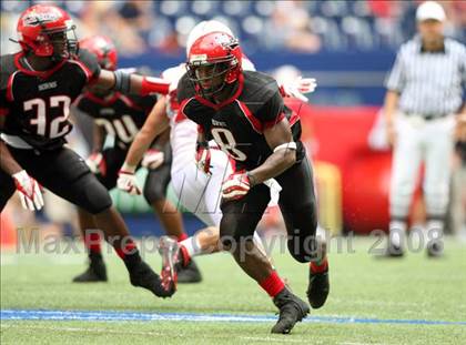 Thumbnail 3 in La Salle vs. Cedar Hill (Kirk Herbstreit Varsity Football Series) photogallery.