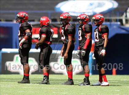 Thumbnail 2 in La Salle vs. Cedar Hill (Kirk Herbstreit Varsity Football Series) photogallery.