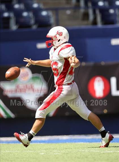 Thumbnail 2 in La Salle vs. Cedar Hill (Kirk Herbstreit Varsity Football Series) photogallery.