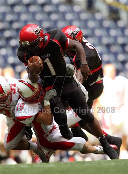 Thumbnail 1 in La Salle vs. Cedar Hill (Kirk Herbstreit Varsity Football Series) photogallery.