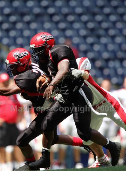 Thumbnail 3 in La Salle vs. Cedar Hill (Kirk Herbstreit Varsity Football Series) photogallery.