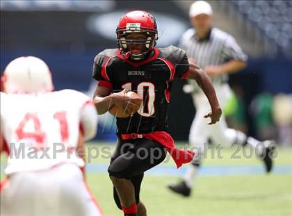 Thumbnail 1 in La Salle vs. Cedar Hill (Kirk Herbstreit Varsity Football Series) photogallery.