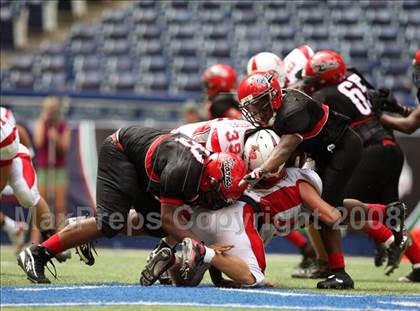 Thumbnail 2 in La Salle vs. Cedar Hill (Kirk Herbstreit Varsity Football Series) photogallery.