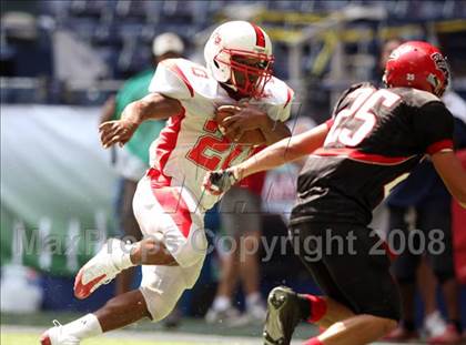Thumbnail 1 in La Salle vs. Cedar Hill (Kirk Herbstreit Varsity Football Series) photogallery.