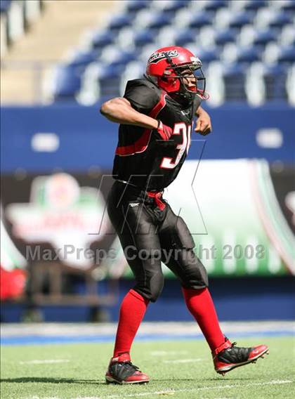 Thumbnail 2 in La Salle vs. Cedar Hill (Kirk Herbstreit Varsity Football Series) photogallery.