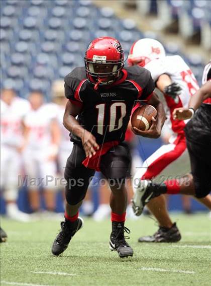 Thumbnail 2 in La Salle vs. Cedar Hill (Kirk Herbstreit Varsity Football Series) photogallery.