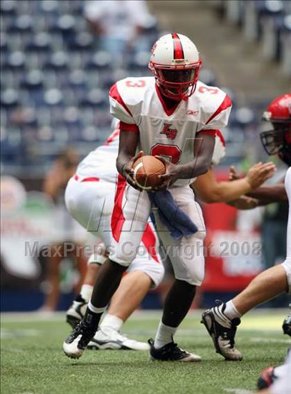 Thumbnail 3 in La Salle vs. Cedar Hill (Kirk Herbstreit Varsity Football Series) photogallery.