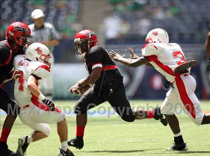 Thumbnail 1 in La Salle vs. Cedar Hill (Kirk Herbstreit Varsity Football Series) photogallery.