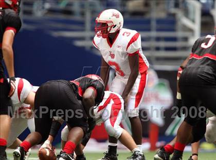Thumbnail 1 in La Salle vs. Cedar Hill (Kirk Herbstreit Varsity Football Series) photogallery.