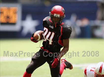 Thumbnail 1 in La Salle vs. Cedar Hill (Kirk Herbstreit Varsity Football Series) photogallery.
