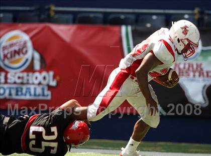 Thumbnail 1 in La Salle vs. Cedar Hill (Kirk Herbstreit Varsity Football Series) photogallery.