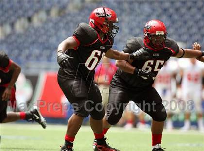 Thumbnail 1 in La Salle vs. Cedar Hill (Kirk Herbstreit Varsity Football Series) photogallery.