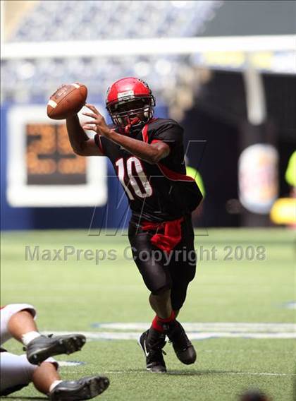 Thumbnail 1 in La Salle vs. Cedar Hill (Kirk Herbstreit Varsity Football Series) photogallery.